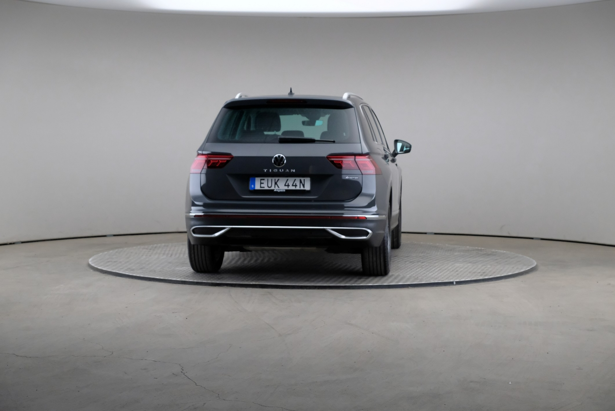 Volkswagen Tiguan 2023, bild 2/10