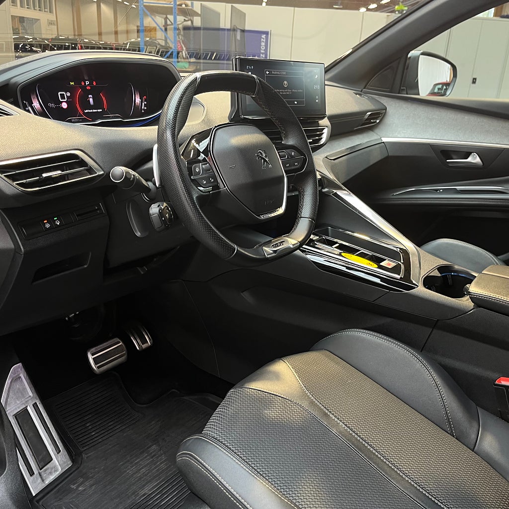 Peugeot 3008 1.2 PureTech 131hk GT Adaptiv Carplay Backkamera MOMS