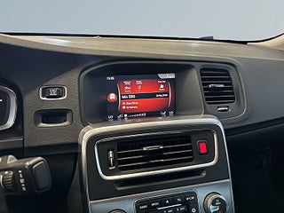 Volvo S60 D3 Momentum S&V-hjul/keyless/Dvärm/Psens/Rattvärm/Fart