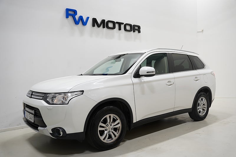 SUV Mitsubishi Outlander 1 av 18