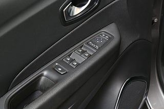 SUV Renault Captur 12 av 25