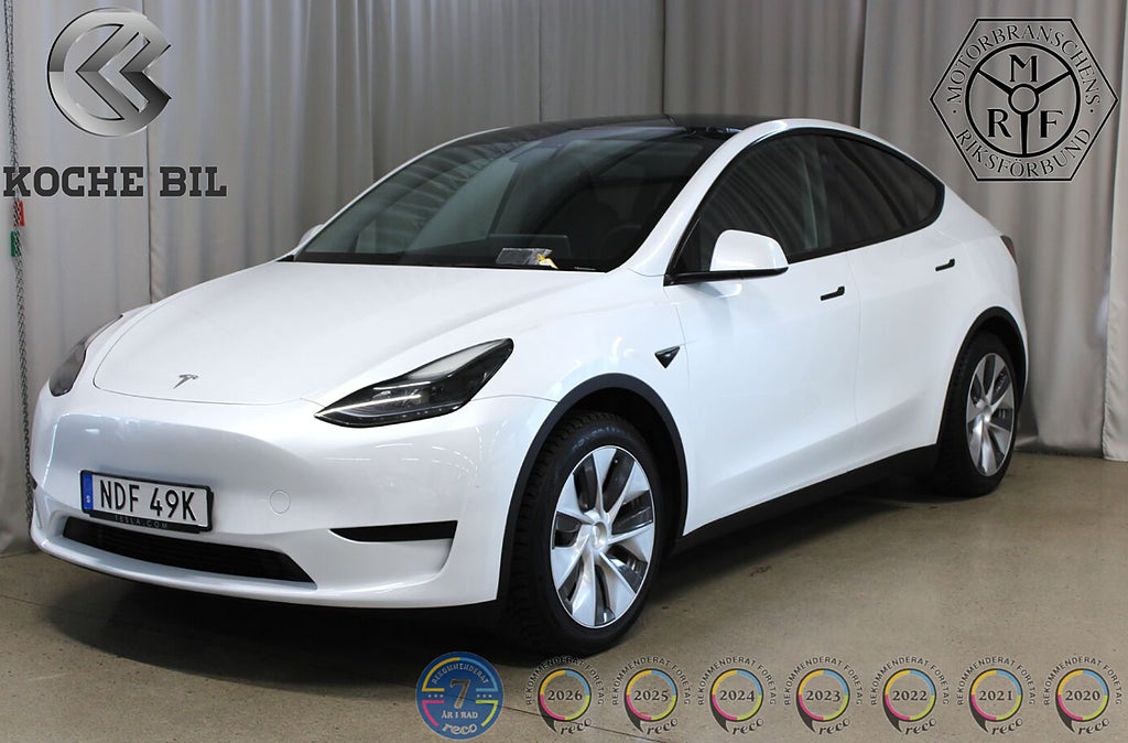 Tesla Model Y Standard Range RWD 299HK, Drag, Värmepump, MOMS