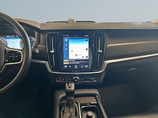 Volvo V90 Cross Country D5 AWD Polestar Drag Dvärmare HuD B&W-ljud Panorama S&V – bild 11