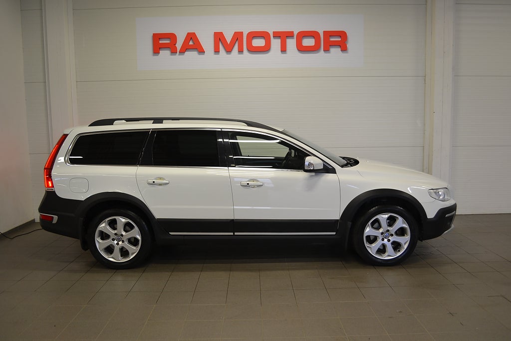 Volvo XC70 D4 181hk AWD Classic Summum | Drag | D-värm | Skinn | 2016