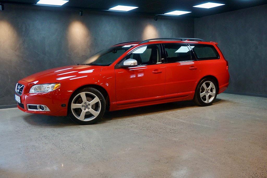 Volvo V70 2,5 T R-design automat skinn 13000 mil