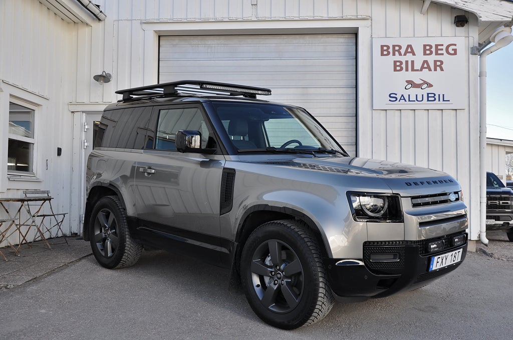 Land Rover Defender 90 D300 X-Dynamic SE Nav Drag Panorama Värmare Moms