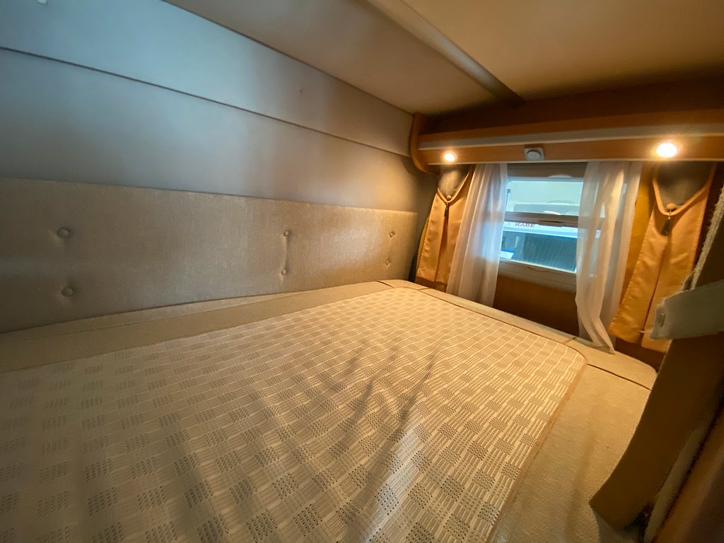 Bürstner i 640 Elegance / ALDE / Solcell / B-kort / Dragkrok - Bürstner