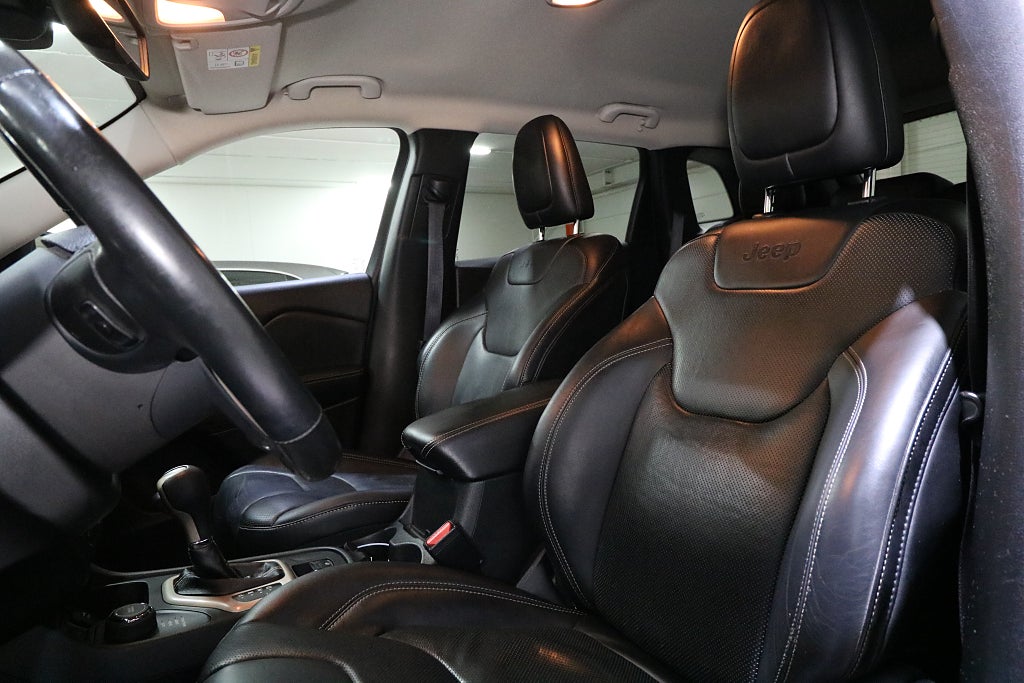 Jeep Cherokee 2015 - miniatyr 9