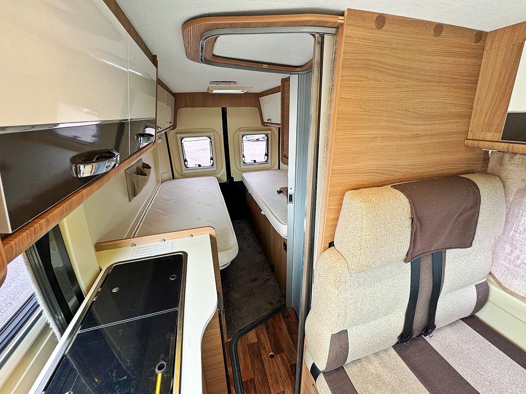 Ci Kyros 6 Experience - Långbäddar, 6m, Dieselvärmare, 3500kg