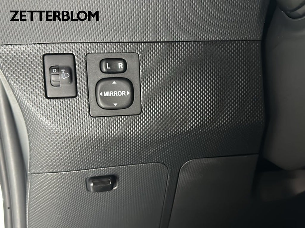 SUV Toyota Urban Cruiser 15 av 16