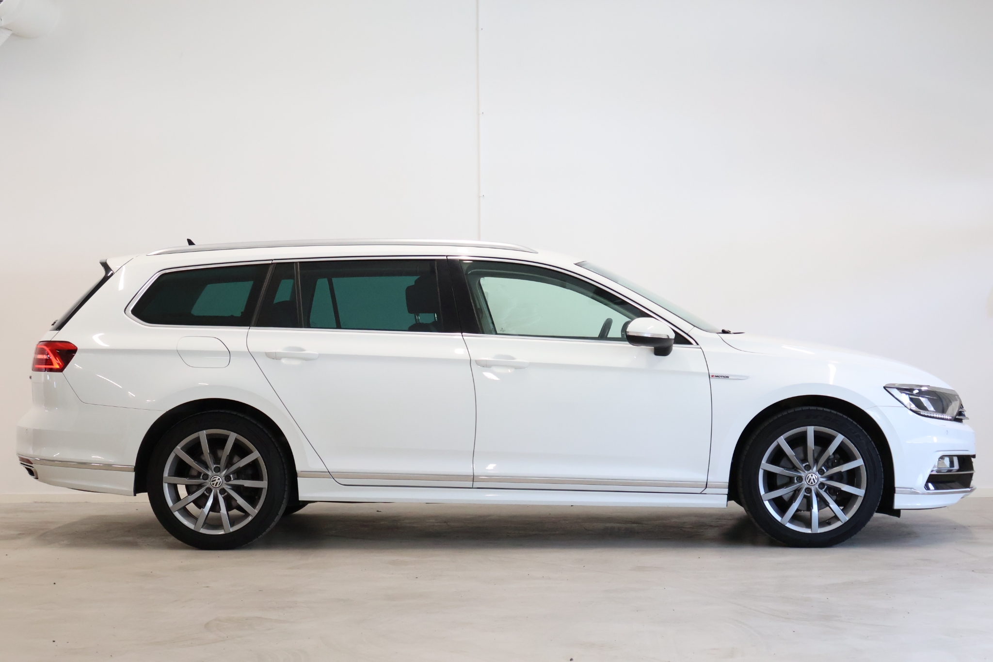 Volkswagen Passat 2017, kuva 4/10