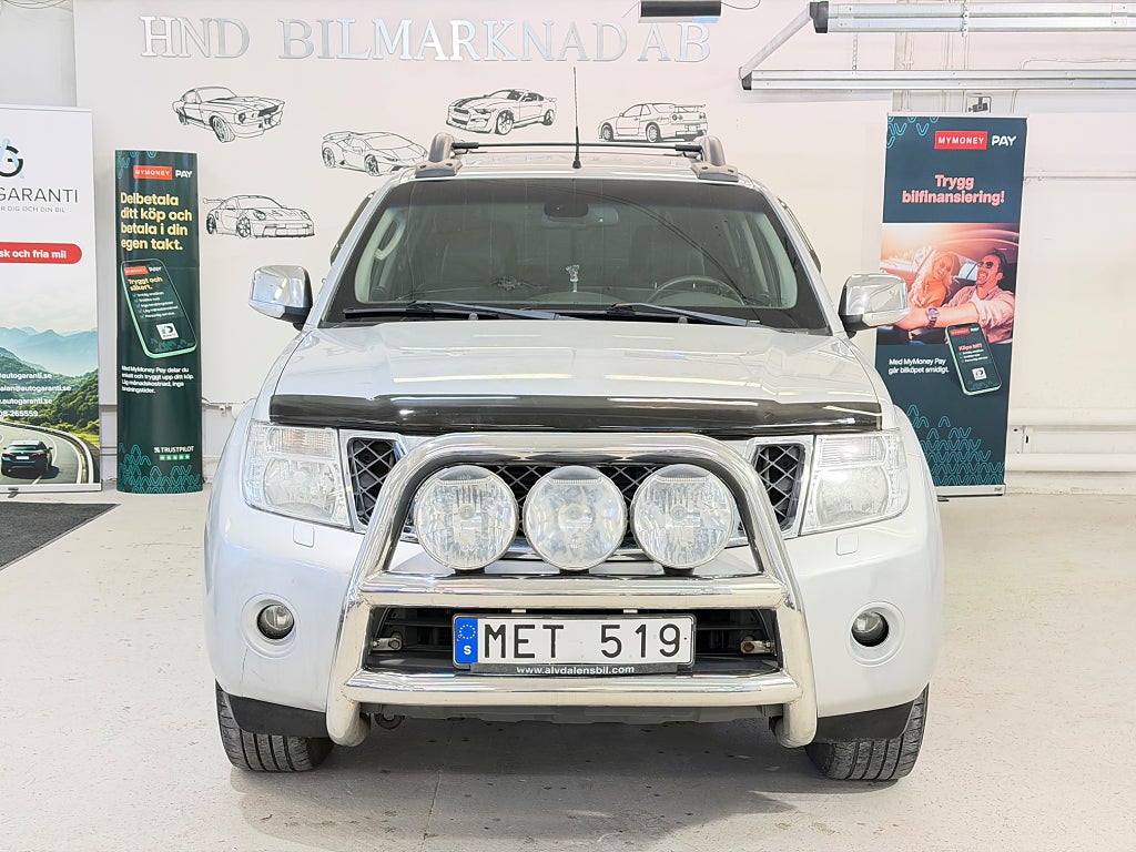 Nissan Navara Dubbelhytt 2.5 dCi 4x4 Ny Servad Ny Bes Drag Auto 190HK
