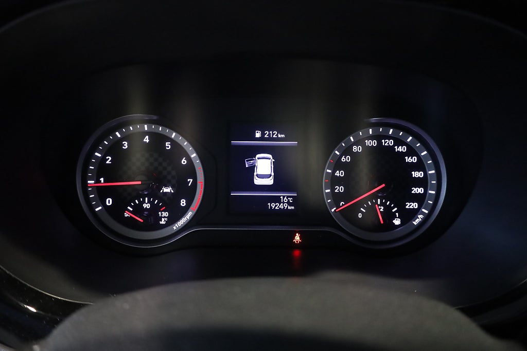 Hyundai i10 1.0 blue Essential CarPlay Leasbar Rattvärme