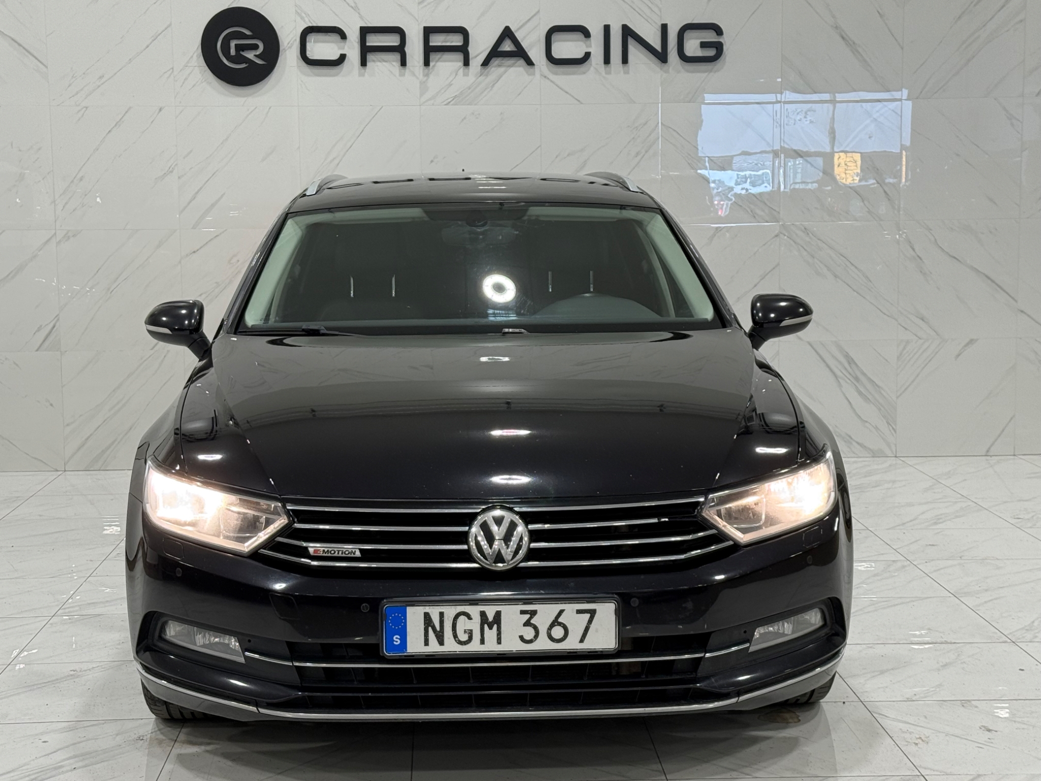 Volkswagen Passat 2016, photo 2/10