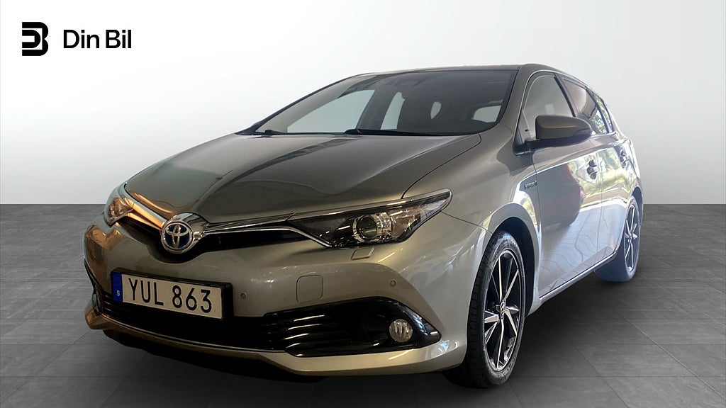 Toyota Auris Hybrid e-CVT 136hk Backkamera/P-sensorer