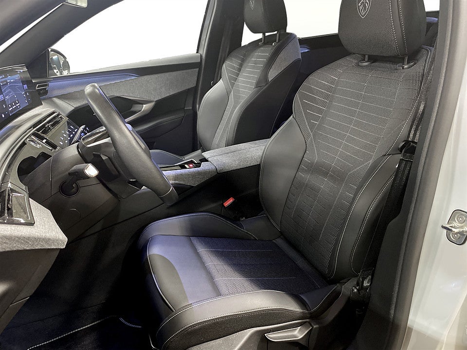 Bild på Peugeot 5008 GT Hybrid 145hk Aut 7-SITS B-KAMERA CARPLAY