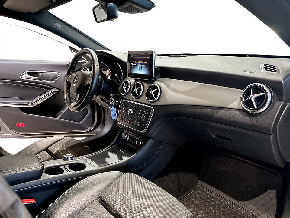 Bild på Mercedes-Benz CLA 220 d Shooting Brake 7G-DCT 177hk Aut B-KAMERA 