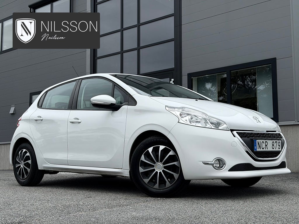 Peugeot 208 5-dörrar 1.2 VTi Nyservad Nybess Få ägare Låg skatt