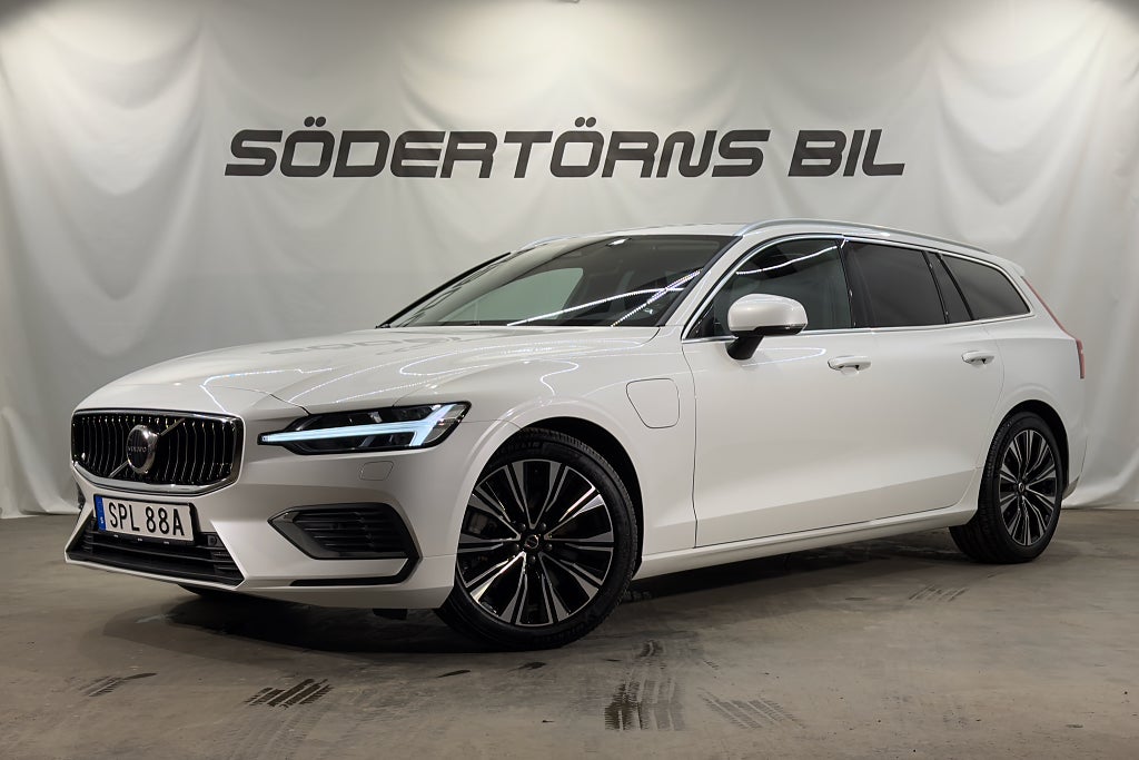 Volvo V60 Recharge T6 AWD CORE DRAG GOOGLE 1 ÄGARE MOMSBIL