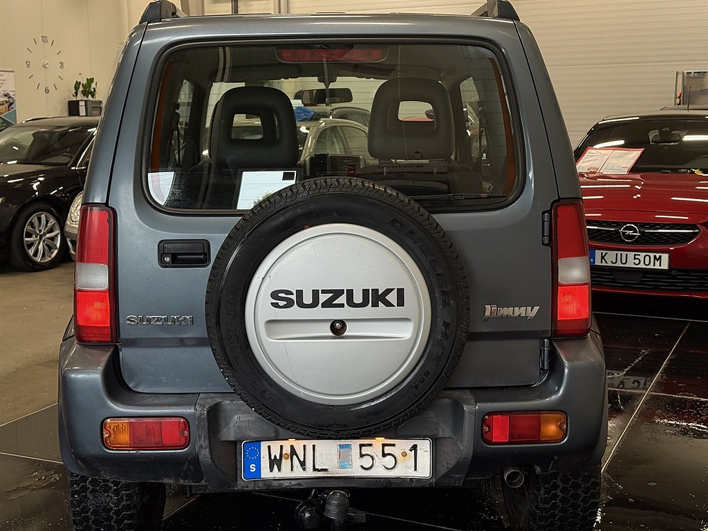 SUZUKI JIMNY 1.3 VVT 86ch 4X4 - JLX - ATTELAGE - SIÈGES CHAUFFANTS - 2/4 ROUES MOTRICES