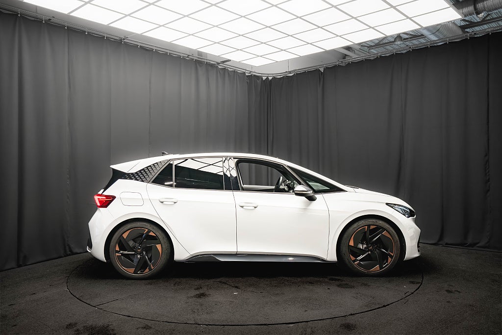 Cupra Born 58 PANORAMA KAMERA HUD 20'' PILOT M ADAPTIV-FART MOMS