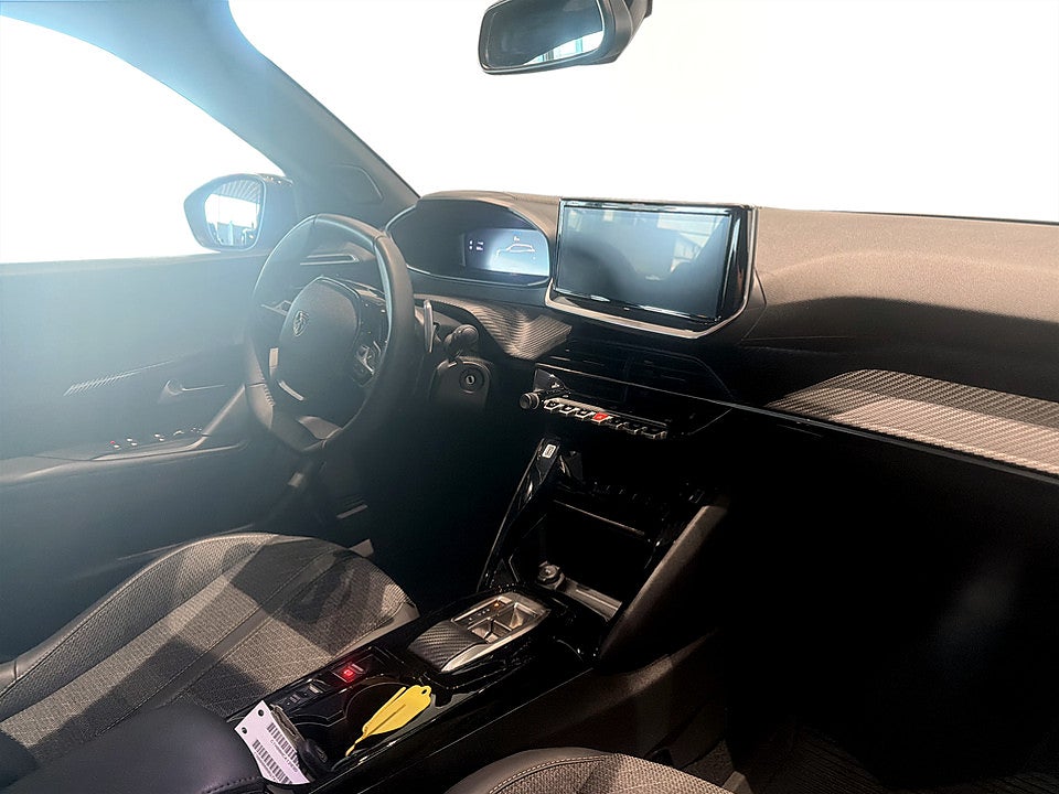 Bild på Peugeot 2008 Allure Hybrid 145hk Aut B-KAMERA CARPLAY