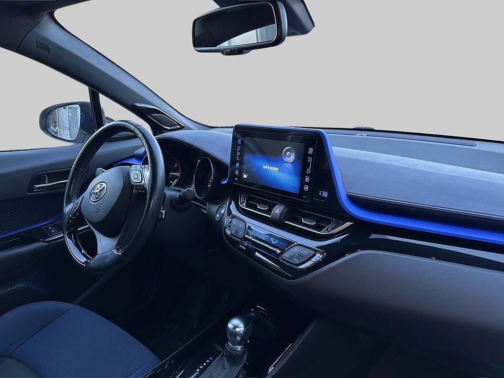 Toyota C-HR 2017 - miniatyr 6