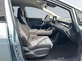 MG 4 EV Urban 53.9 kWh Premium Värmepump/360/Ambient/Carplay/Ad.Fhåll – bild 10