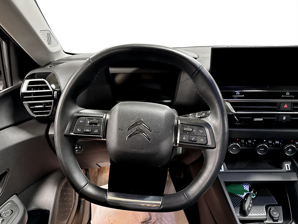 Bild på Citroën e-C4 Shine Exclusive 50kWh 136hk Aut - B-KAMERA,PANO,ELSTOL