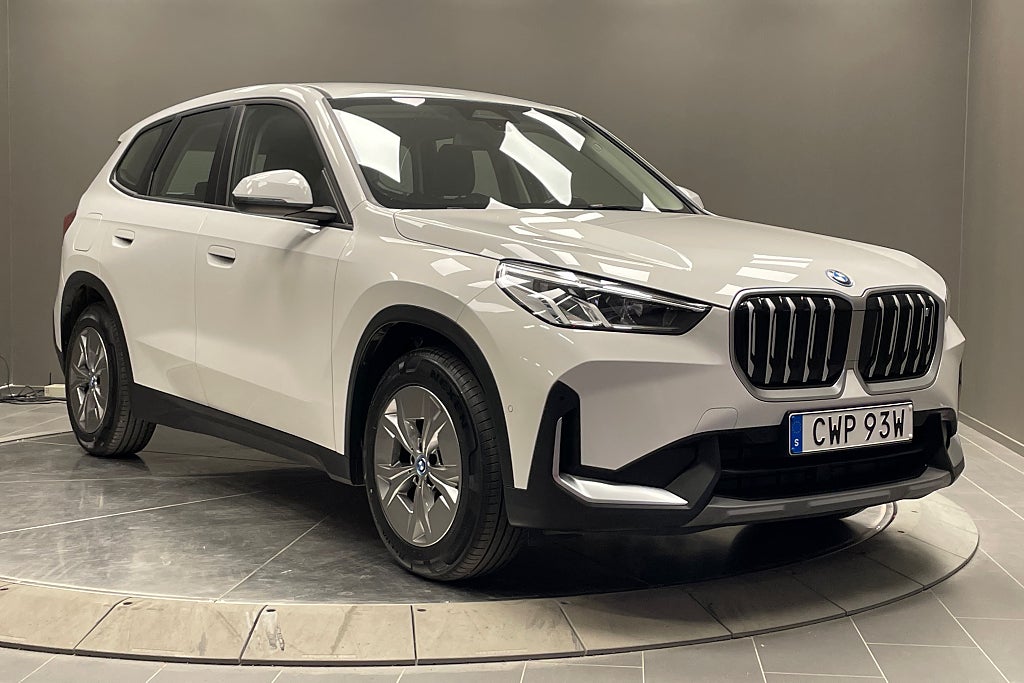BMW iX1 i xDrive30-Backkamera-Sportstolar