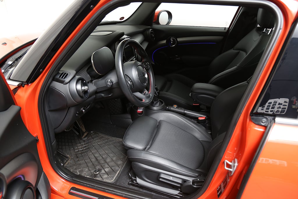 MINI Cooper S John Cooper Works 192hk Aut Pano Navi PDC 2021