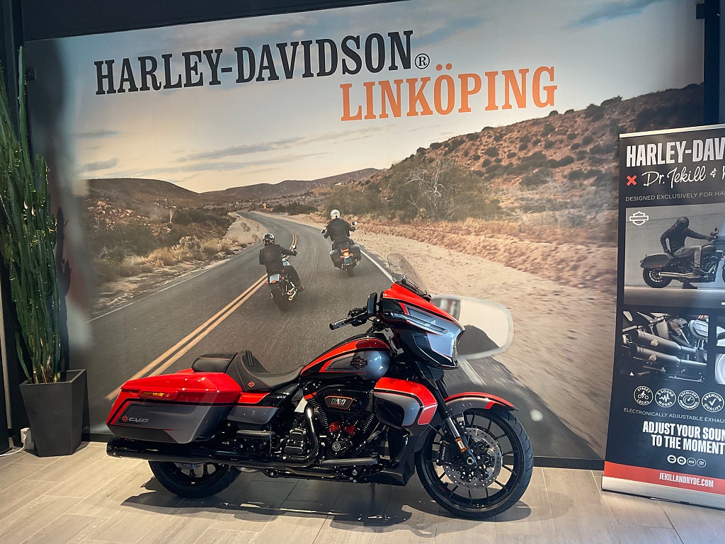 Harley-Davidson FLHXLSE CVO StreetGlide CVO Ultra