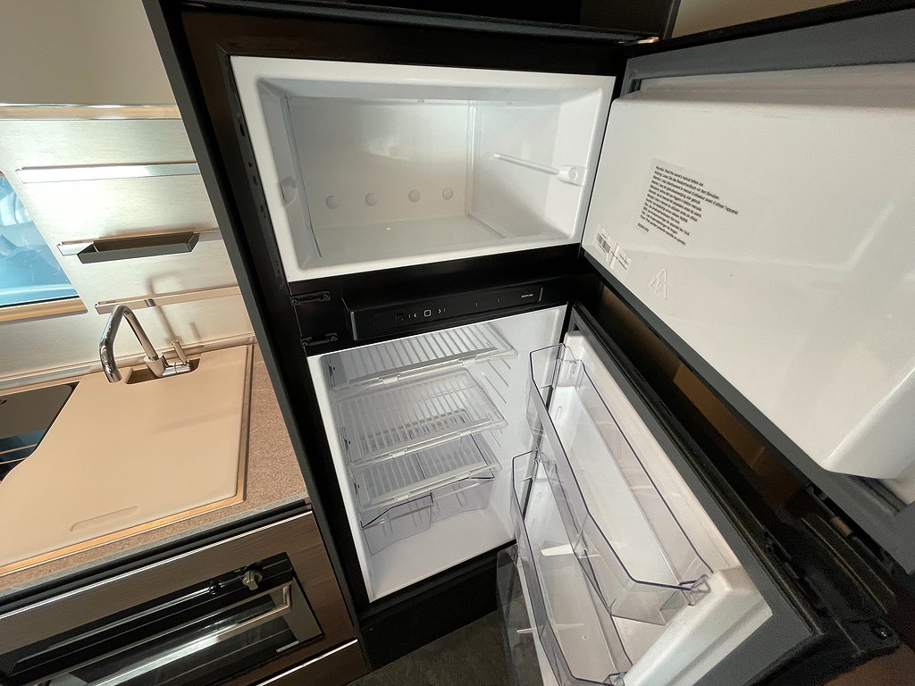 Adria Alpina 663 PT / Barnkammare / ALDE / Ugn / Queens-bed - Adria