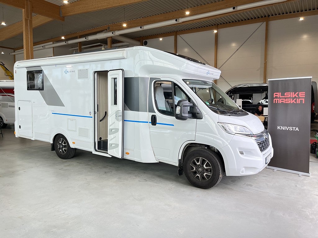 Sun Living S 75 SL / AC bodel / Solcell / 5 bältad / B-körkort / Taksäng