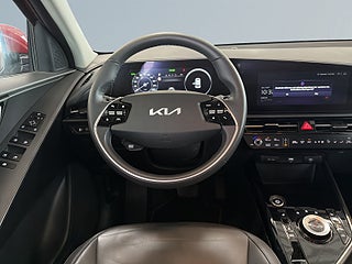 Kia Niro EV Action S&V-hjul Backkamera Värmare Nybilsgaranti – bild 9