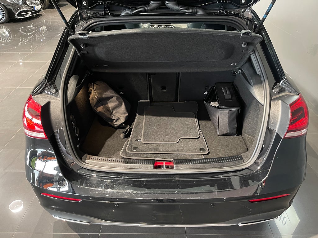 Mercedes-Benz A 250 e AMG Premium Plus Glastak - bild 16