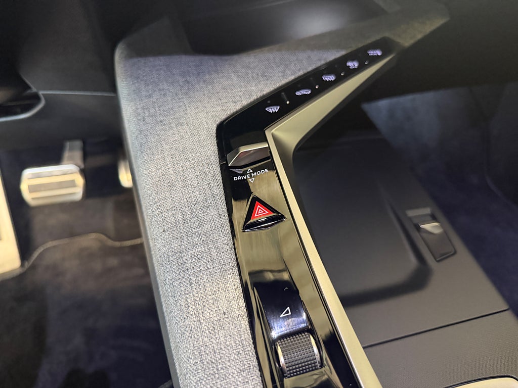 Peugeot 5008 GT Hybrid 145 1.2 PureTech 145 e-DSC Euro 7 Sits thumbnail