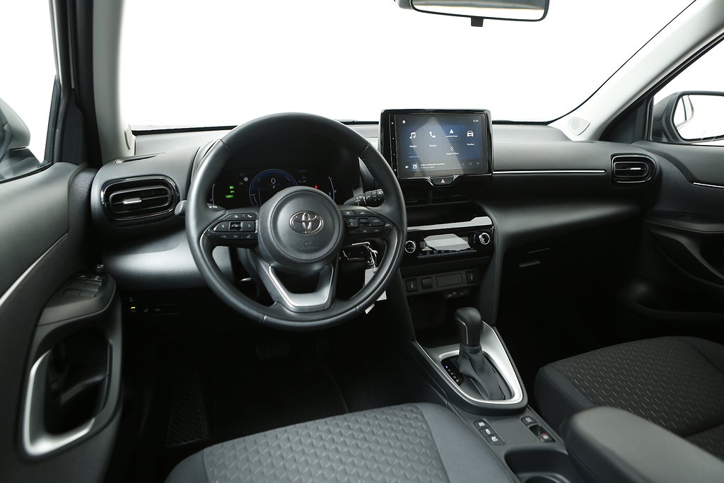 Toyota Yaris Cross 1,5 Hybrid e-CVT Active Motorvärmare 2024
