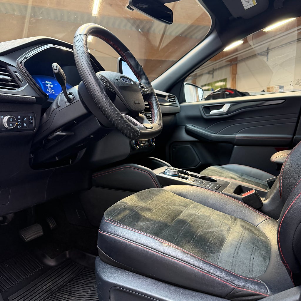 Ford Kuga Plug-In Hybrid E-CVT ST-Line B&O Carplay B-kamera Drag