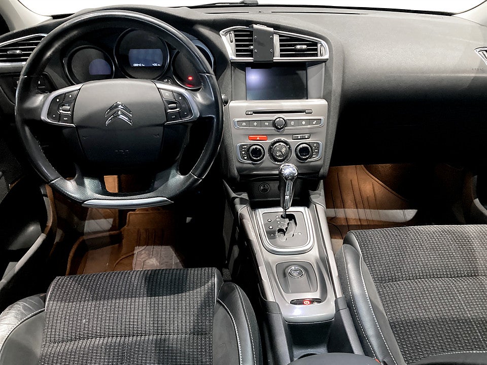 Bild på Citroën C4 Shine 1.6 BHDi 120hk Aut DRAG P-SENSORER