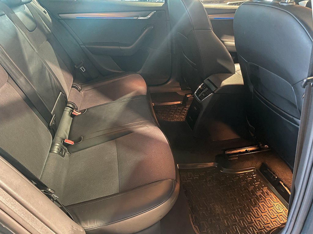 Skoda Octavia 1.5 TSI 150hk Premium |Drag|Värmare|Navi| 2020