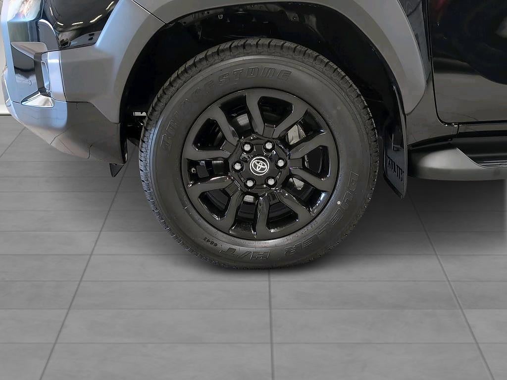 Toyota Hilux INVINCIBLE DC 2.8 D Aut Parkv. OMGÅENDE LEVERANS