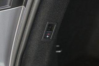 SUV Audi Q4 25 av 26