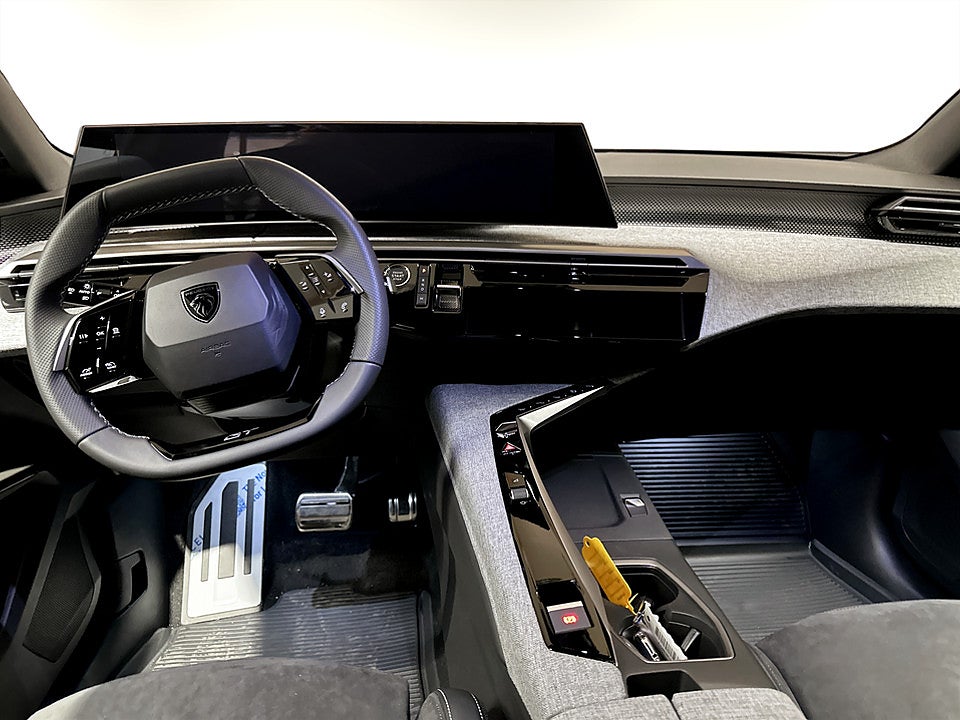 Bild på Peugeot 5008 GT Ultimate Hybrid - OMGÅENDE LEVERANS!