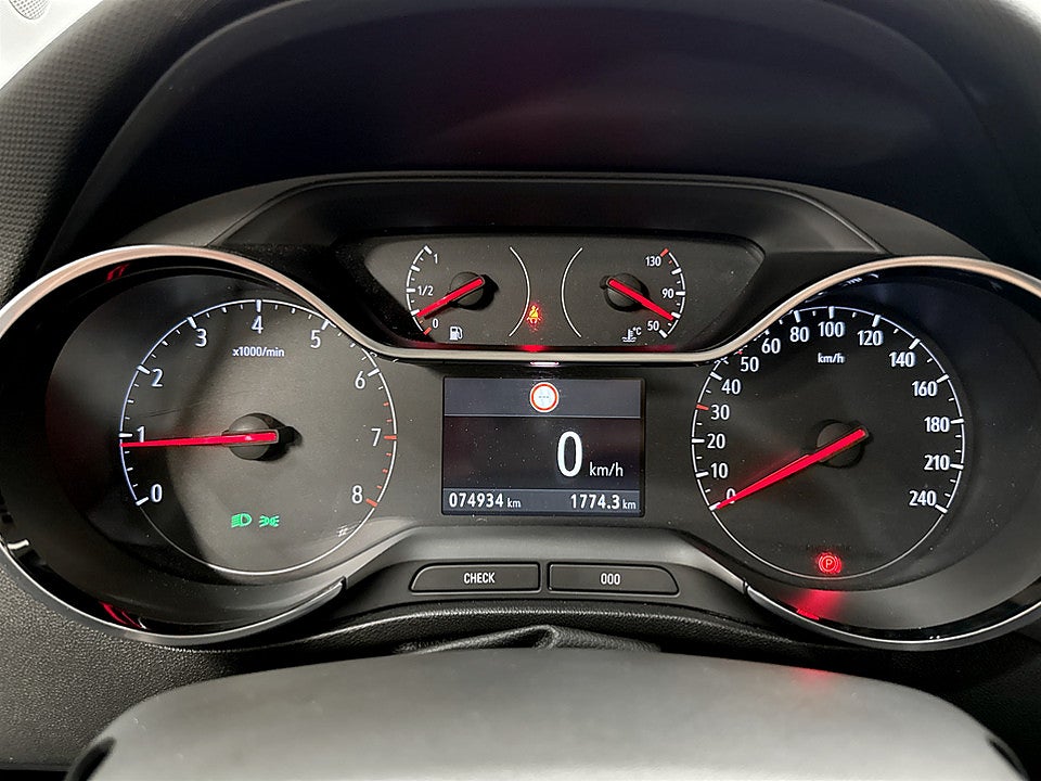 Bild på Opel Crossland X 5D Dynamic 1.2 Turbo 110hk BACKSENSORER