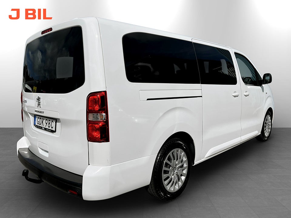 Bild på Peugeot Traveller Business 2.0 BHDi 144hk Aut L3 9-SITS DRAG CARPLAY