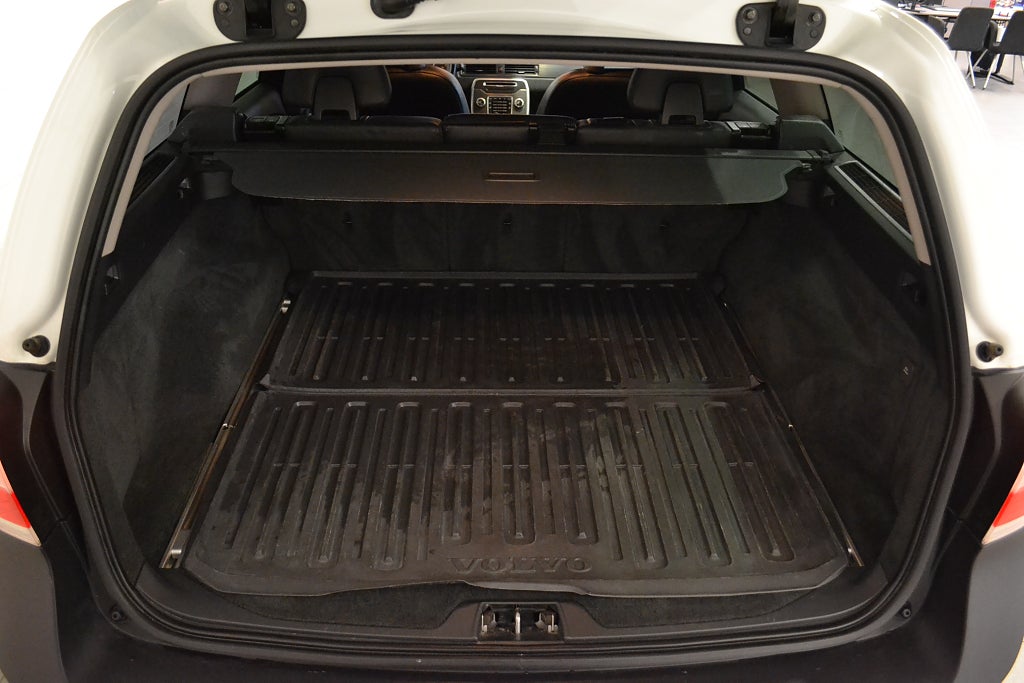 Volvo XC70 D4 181hk AWD Classic Summum | Drag | D-värm | Skinn | 2016