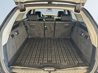 BMW 520d xDrive Touring Aut Drag Mvärm Psens Rattvärme Skinn S&V
