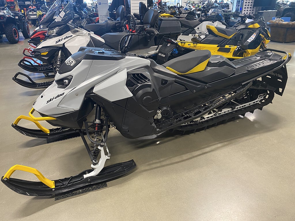 Ski-Doo Summit SP 146" 850 E-TEC El-start MOMSAD