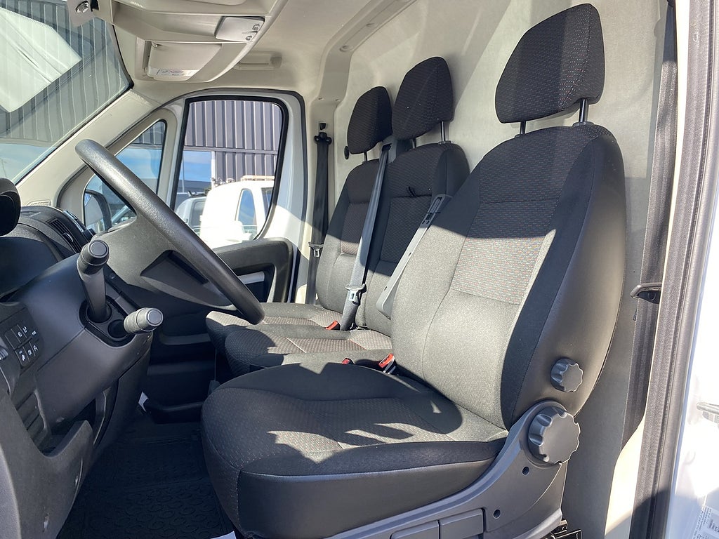 Bild på Peugeot Boxer PRO+ L3H2 335 2.2 BlueHDi 140hk Back-kamera